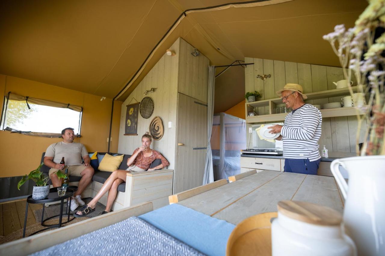 Hotel Jachthaven Nieuwboer à Bunschoten Extérieur photo
